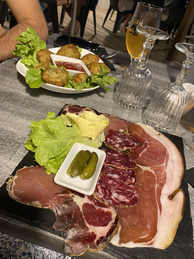 Les charcuteries corses au restaurant A bona Stella