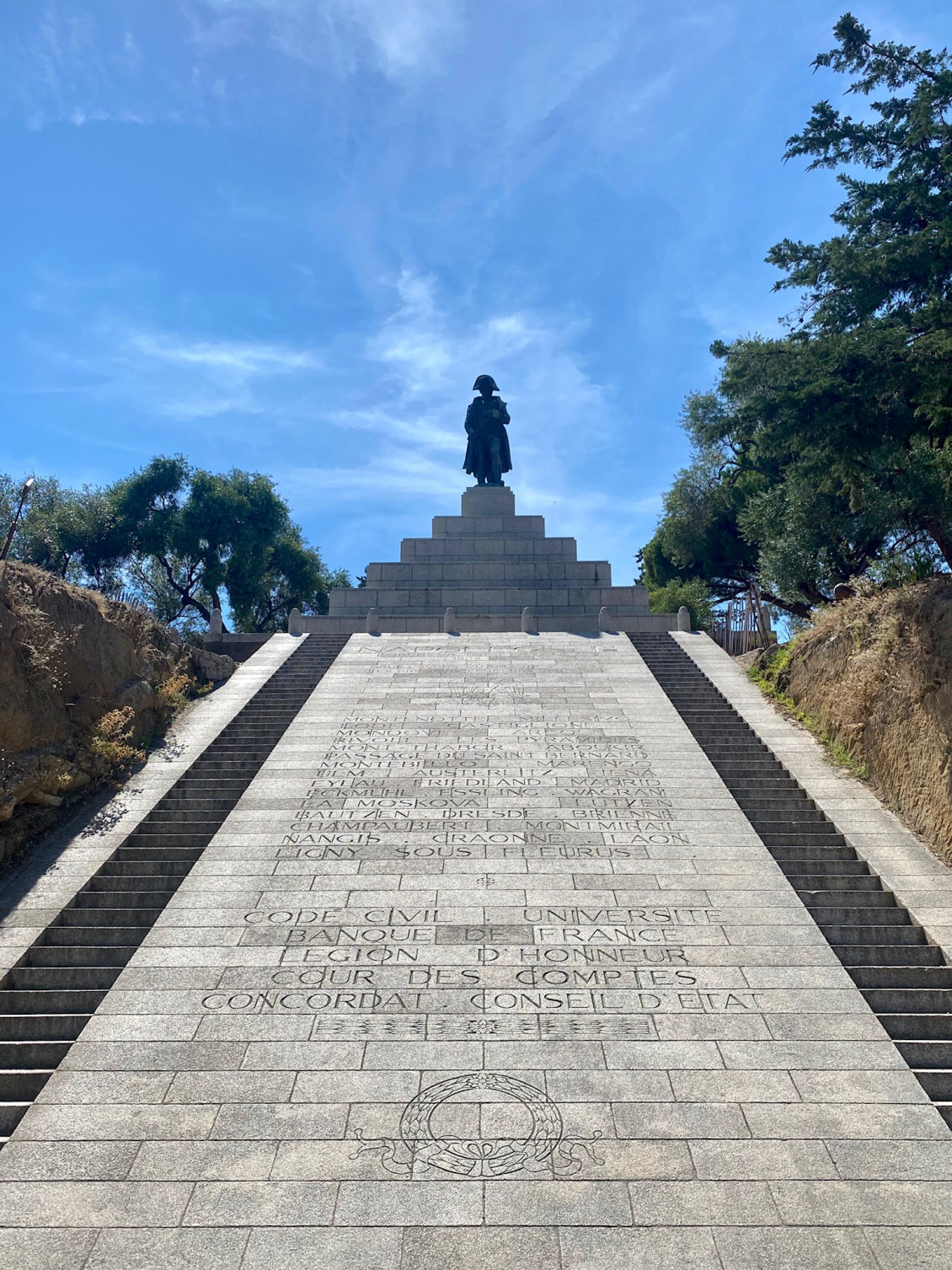 Le monument commémoratif de Napoléon 1er sur la place d'Austerlitz