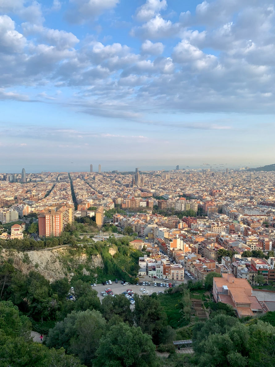 La vue depuis la colline de la Turó de la Rovira
