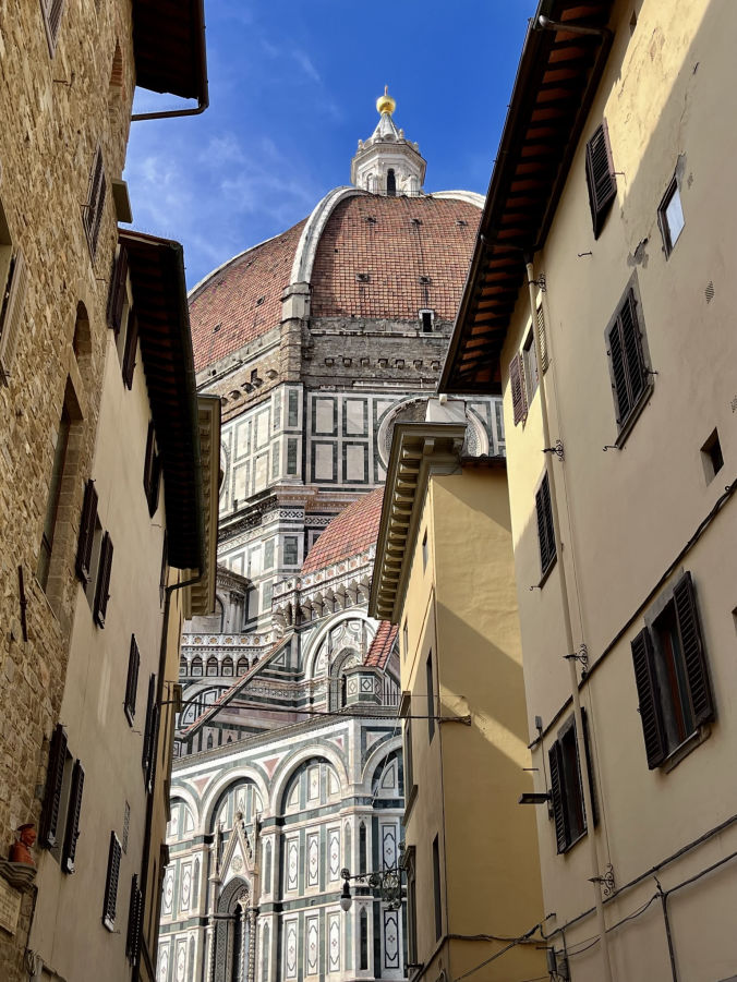 La vue sur le Dôme depuis les petites rues florentines