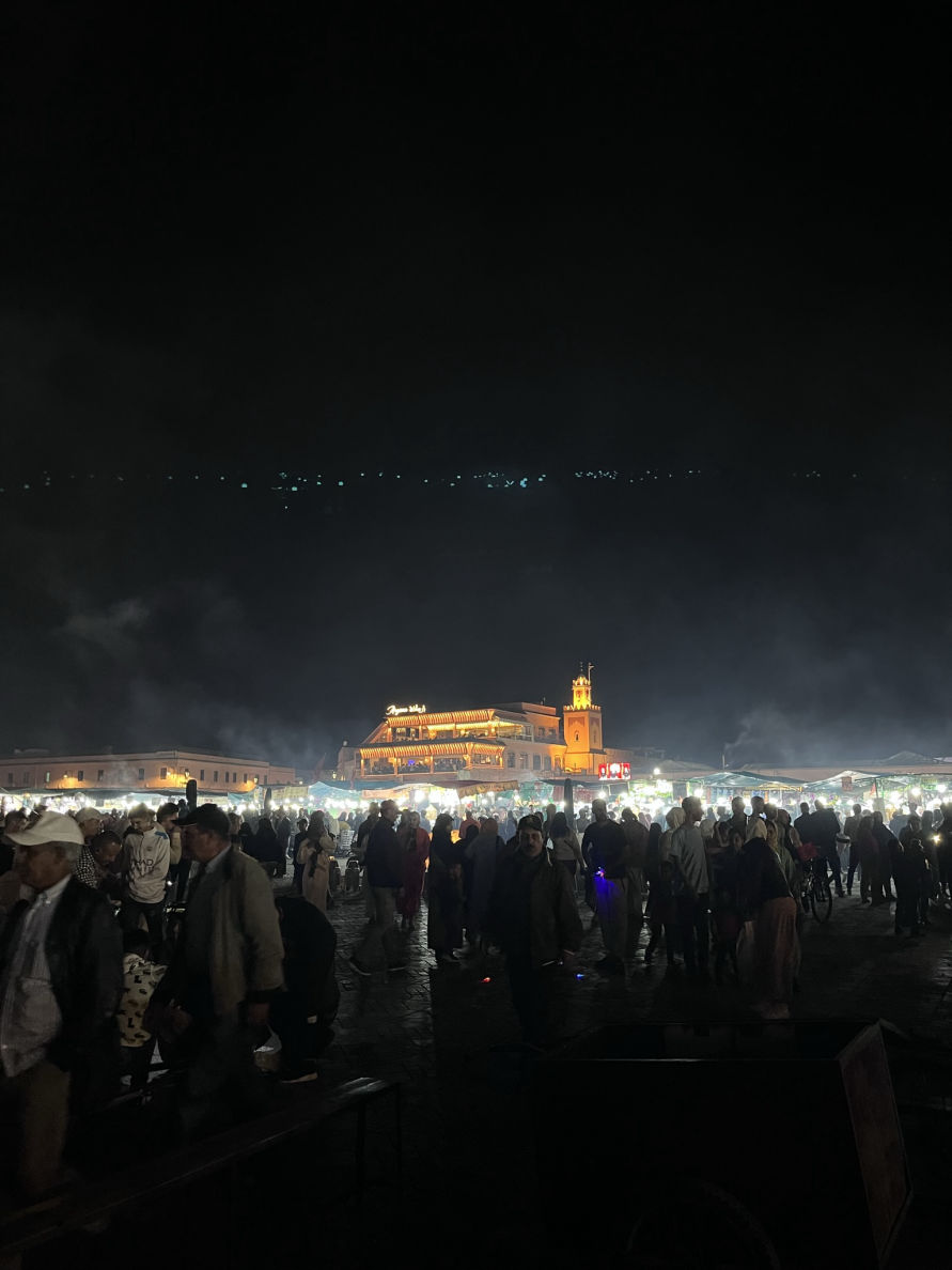 La place Jemaa el-Fna de nuit