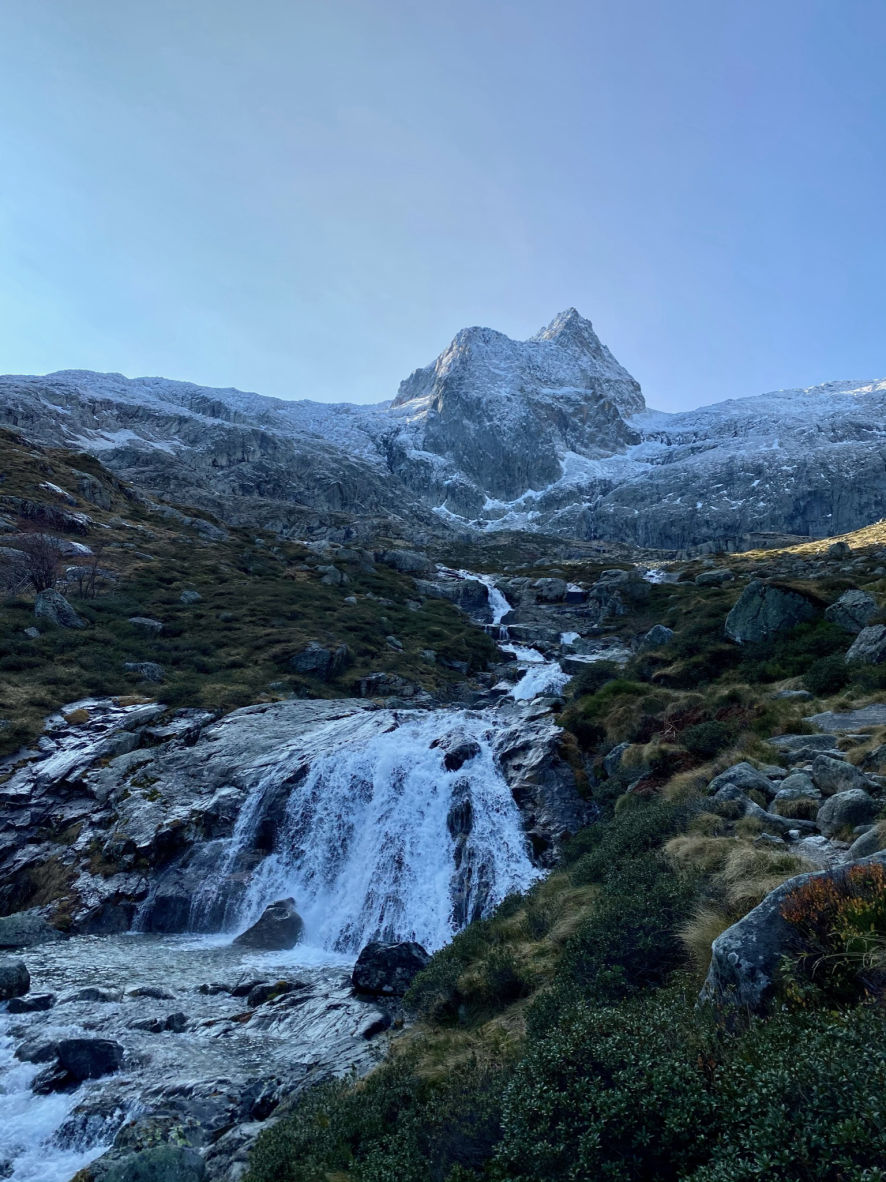 Les cascades sur le chemin menant au lac du Portillon