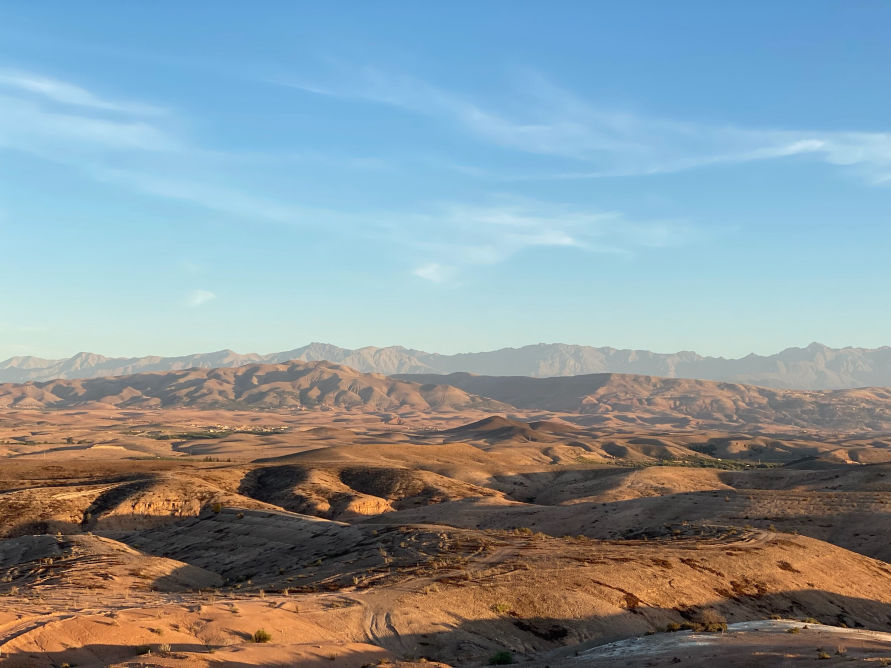 Les magnifiques paysages du désert d'Agafay