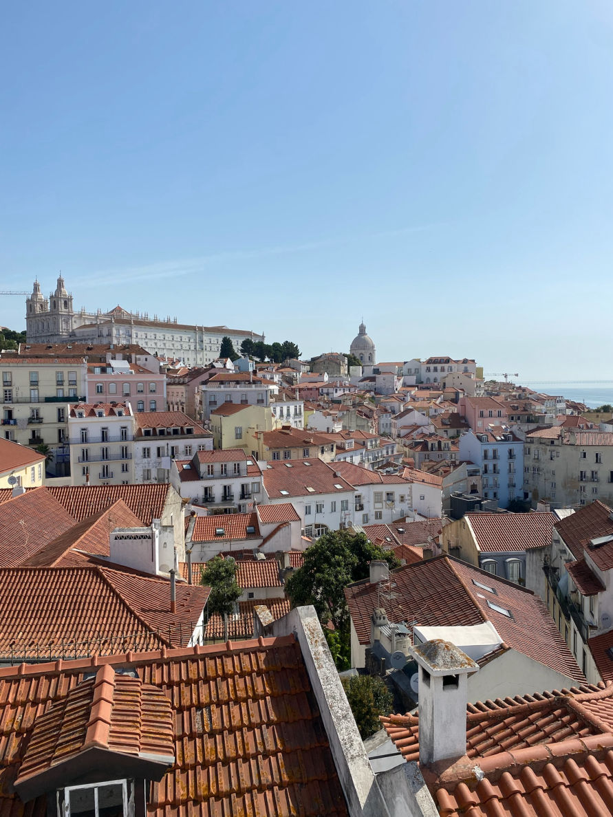 La vue depuis le mirador das Portas do Sol