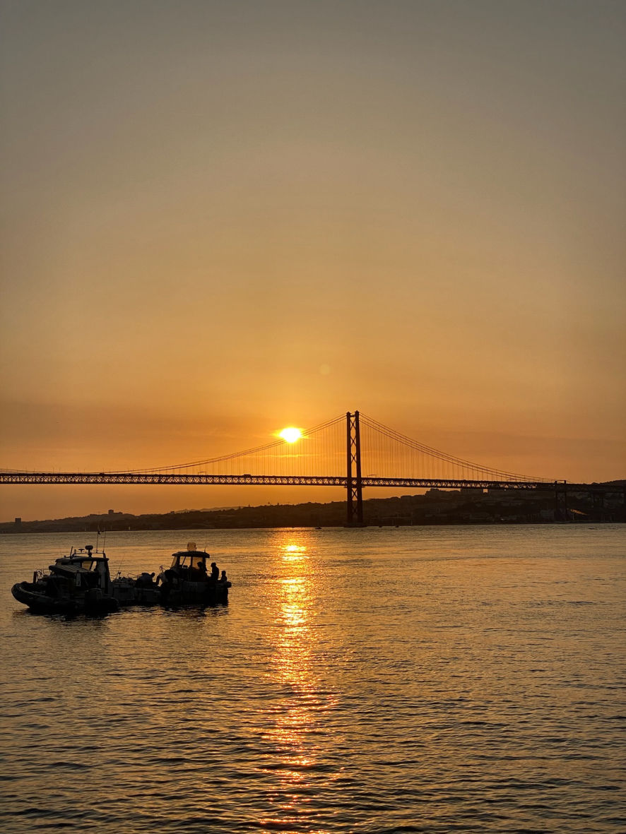 Le coucher de soleil sur le pont du 25 avril