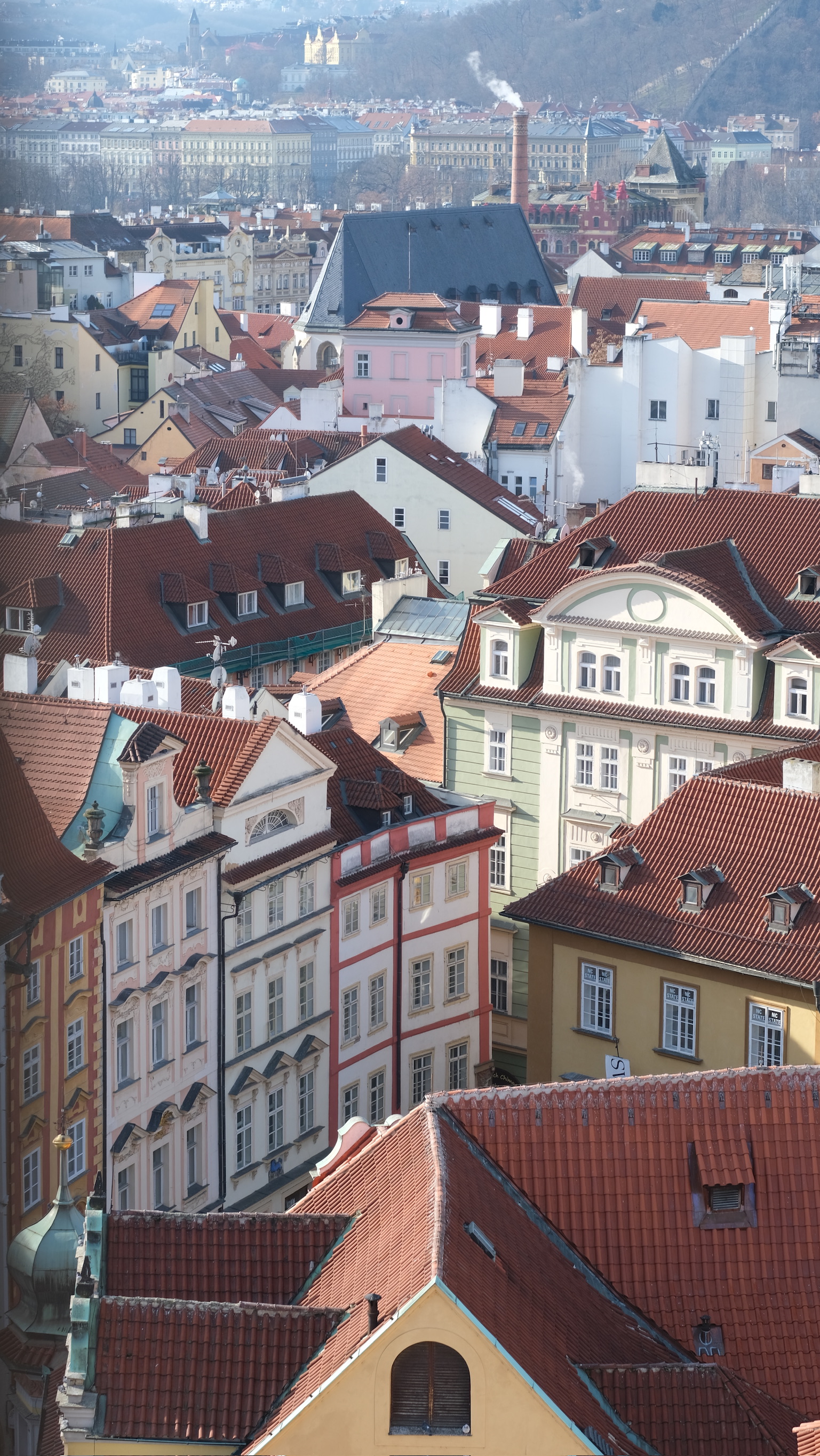L'incroyable vue depuis la tour de l'hôtel de Ville à Prague