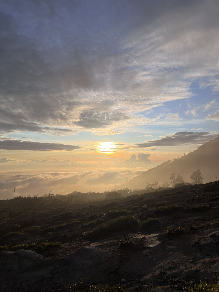 Lever de soleil sur Ijen