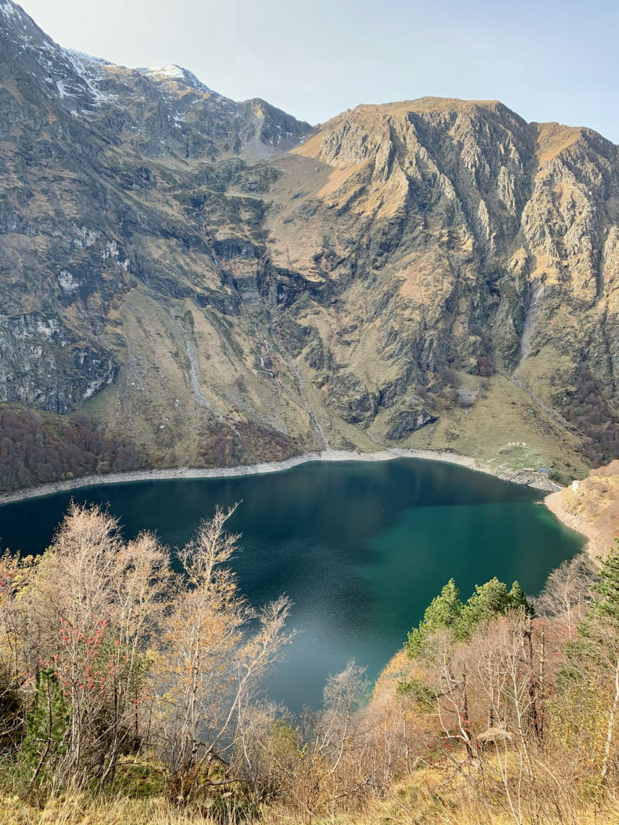 Le lac d'Oô sur le chemin retour de la randonnée