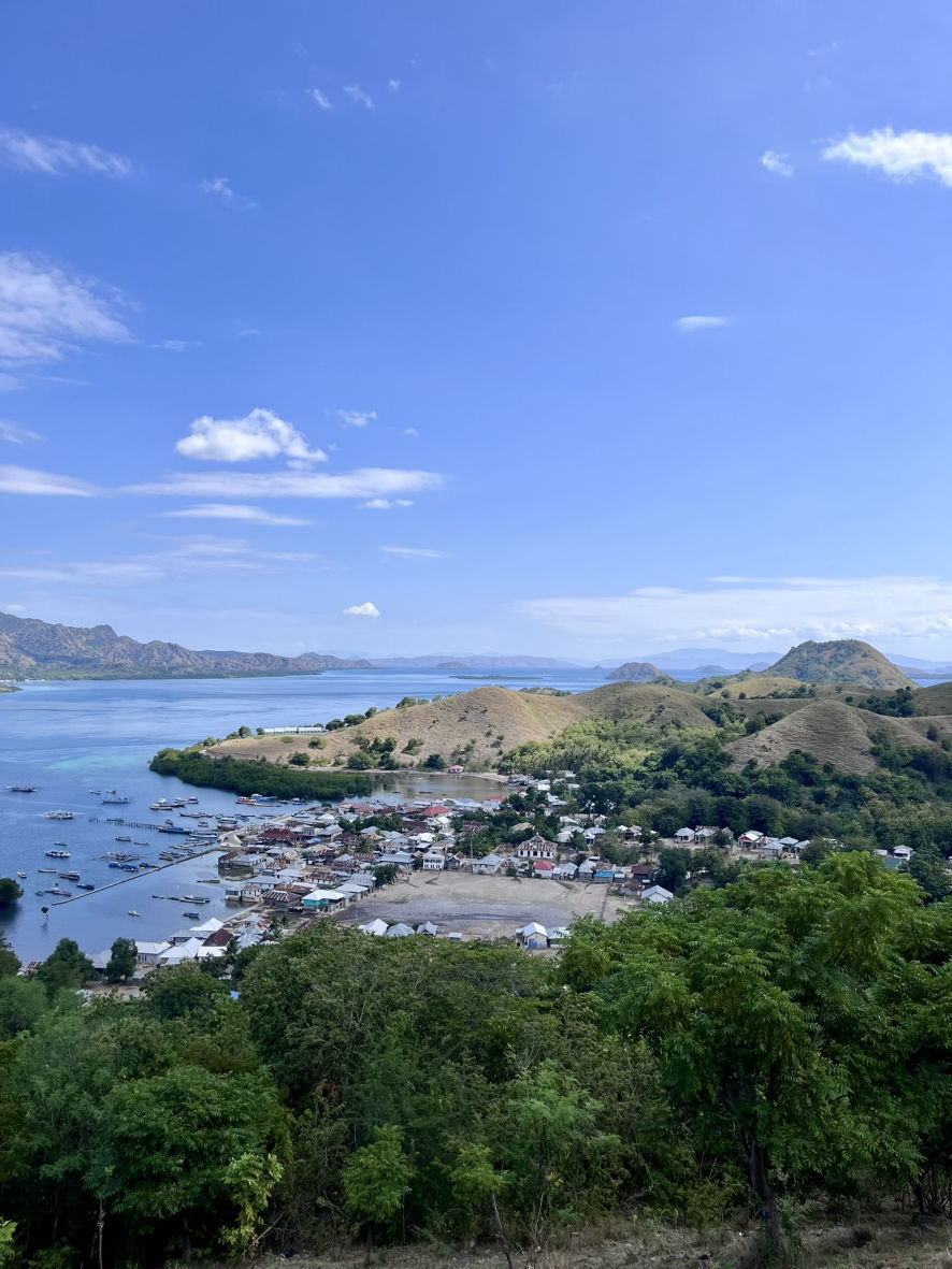 Point de vue sur le village de Desa Warloka Pesisir