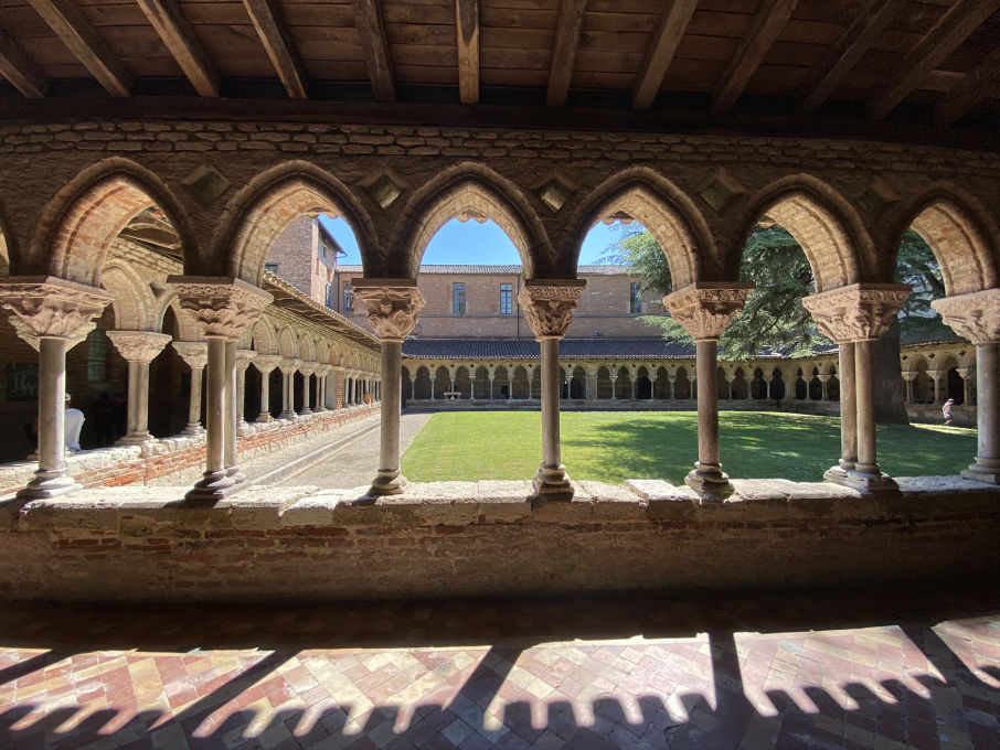  Le Cloître de l'Abbatiale