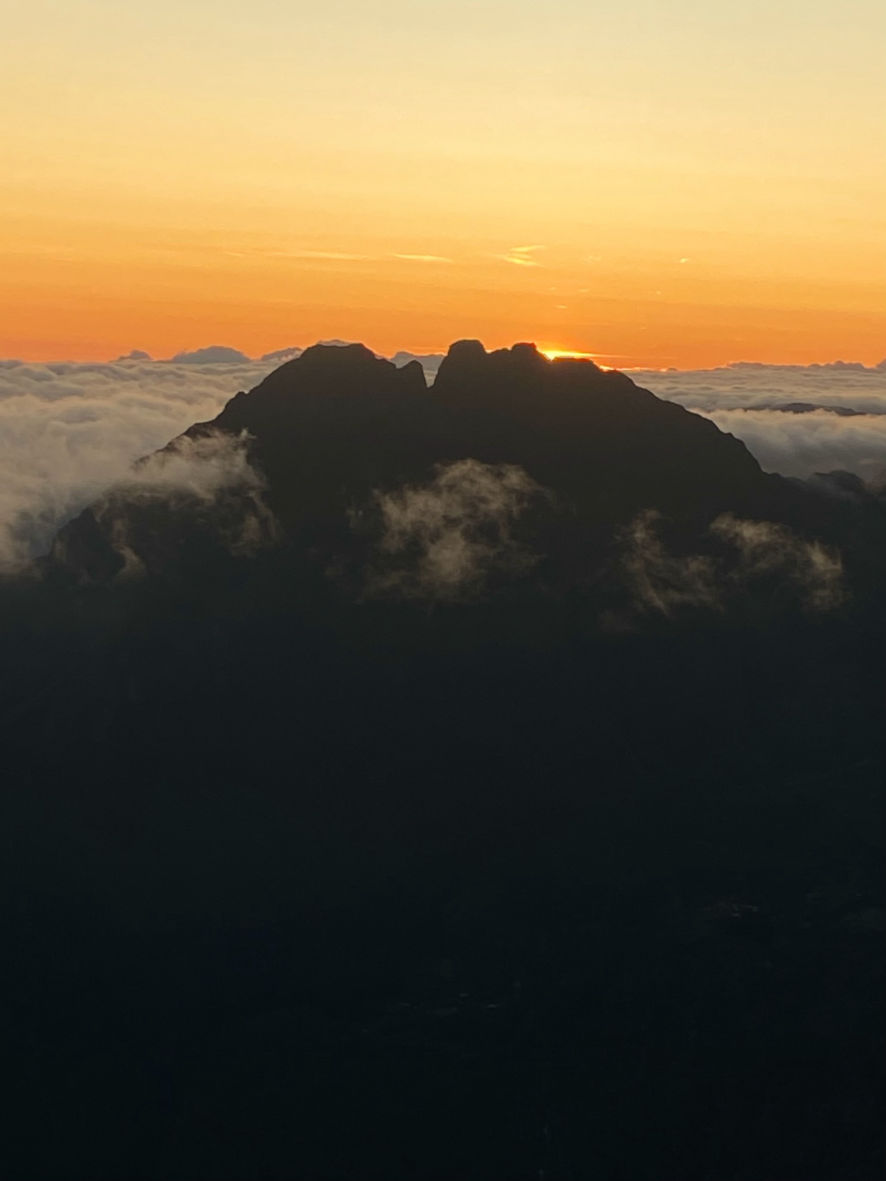 Lever de soleil au Maïdo