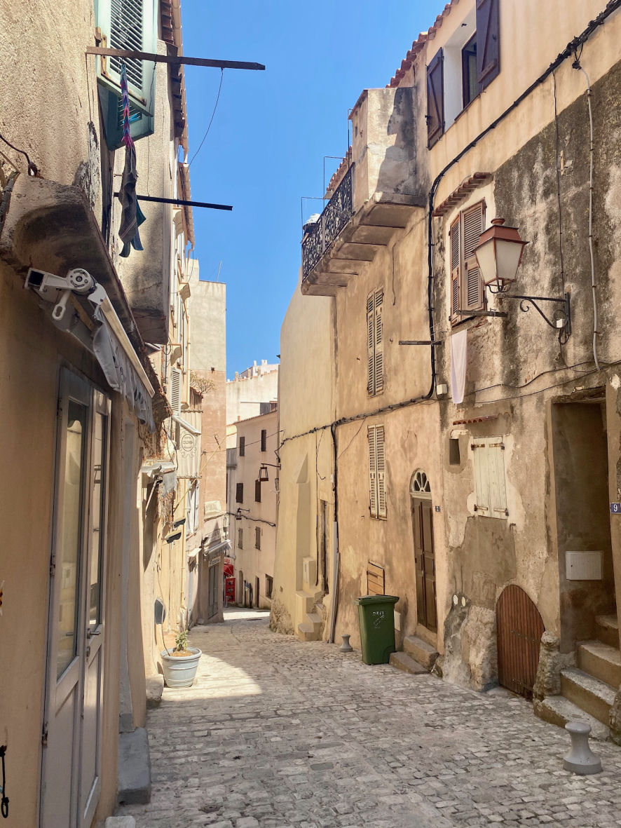 Les jolies rues de Bonifacio