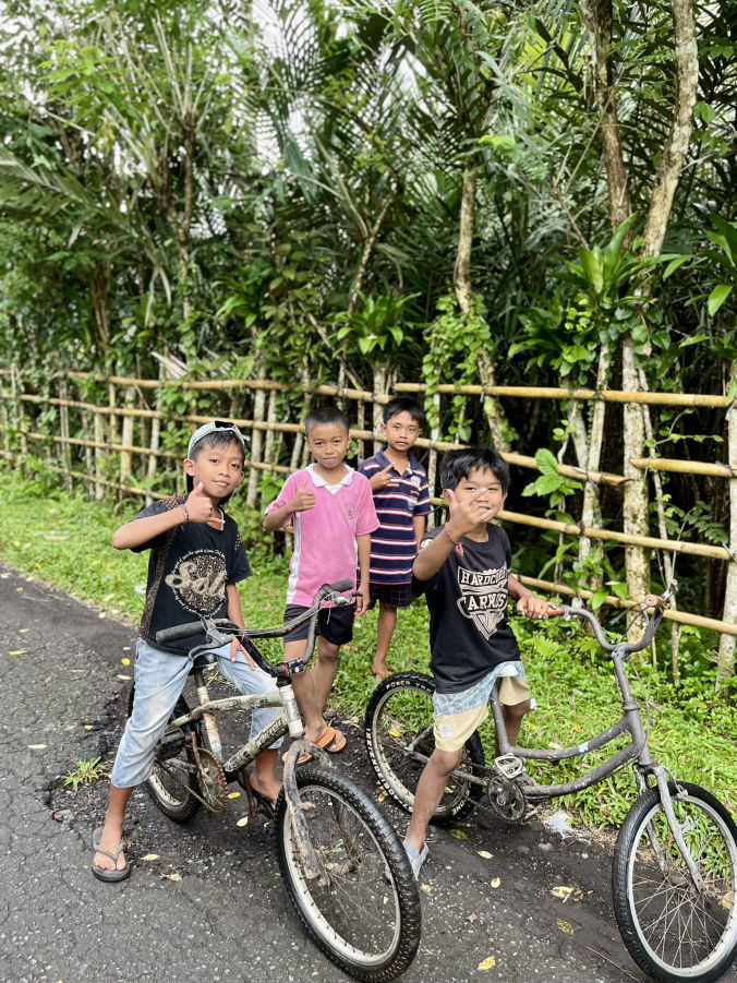Des enfants du village de Jerucu