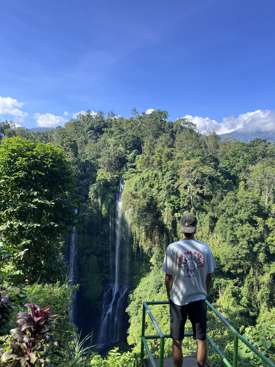 Incroyable point de vue sur Sekumpul waterfall