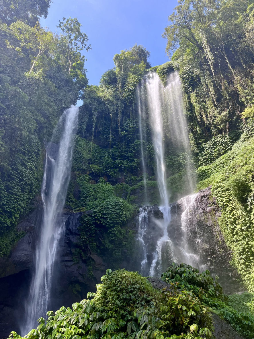 La cascade paradisiaque de Sekumpul à Bali