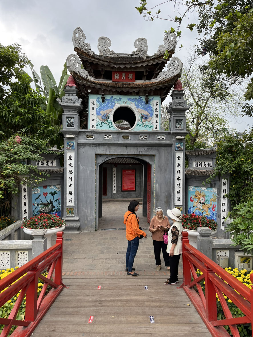 Le temple Ngoc Son au lac Hoan Kiem