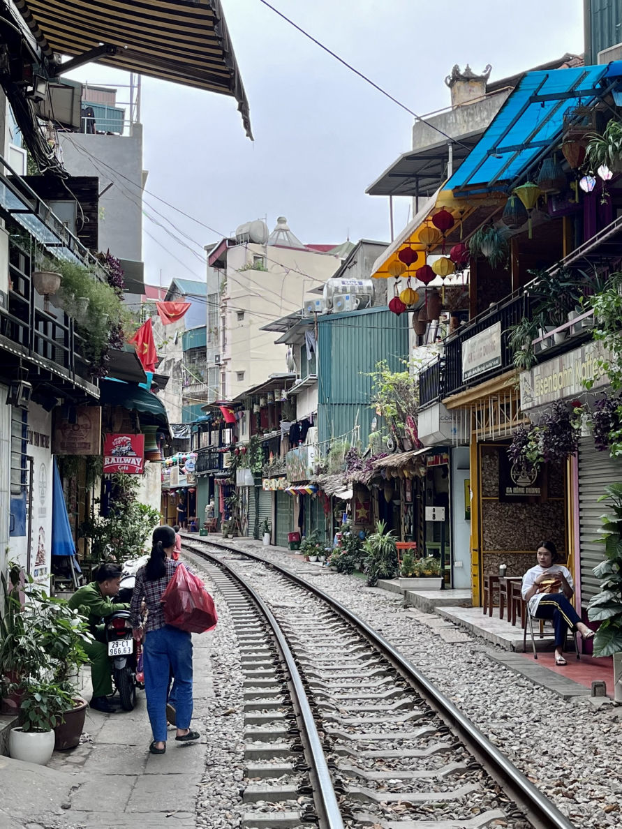 La rue du train à Hanoi