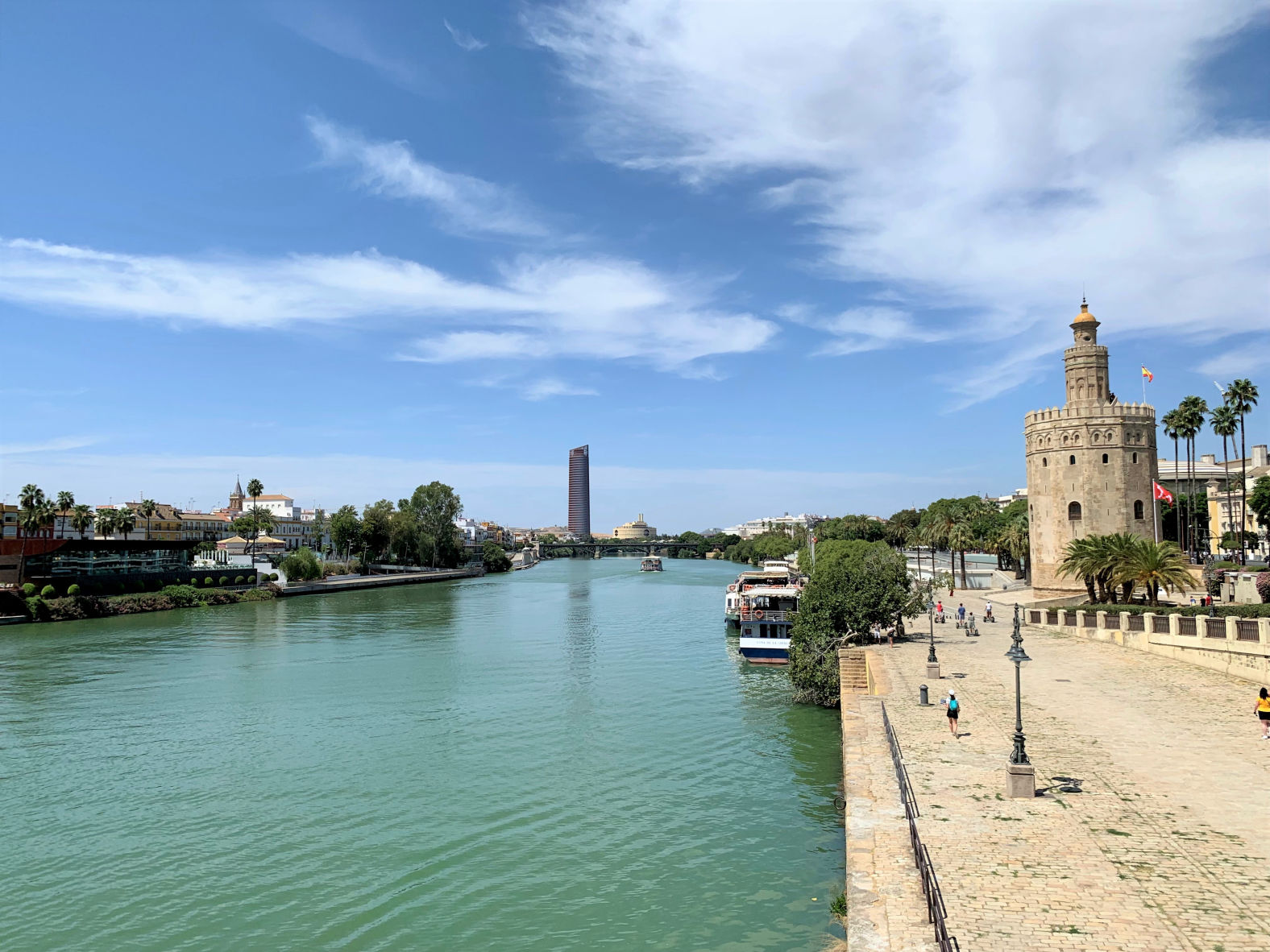 La Torre del Oro et les rives du Guadalquivir