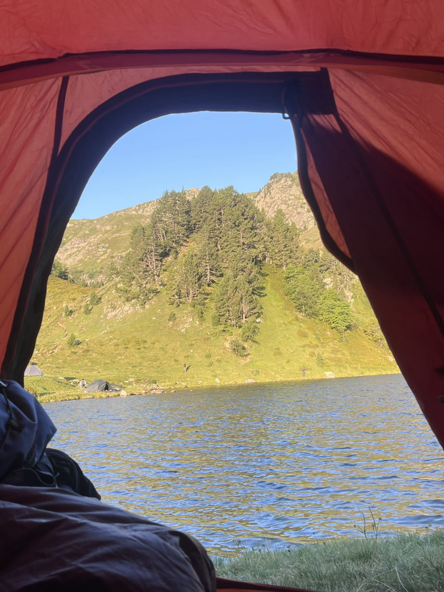 Bivouac au bord de l'étang de Rabassoles bas