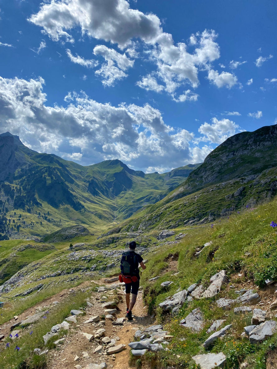 Descente dans la vallée d'Ossau